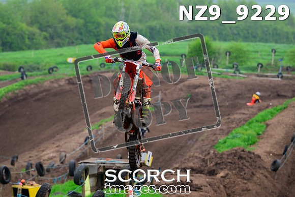 NZ9_9229