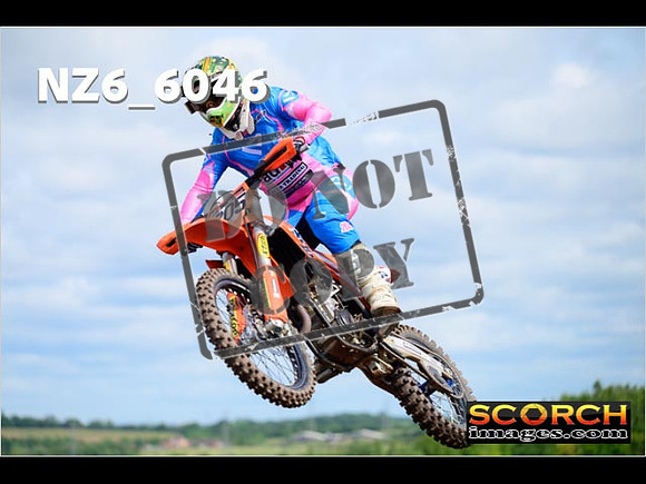 Experts-089