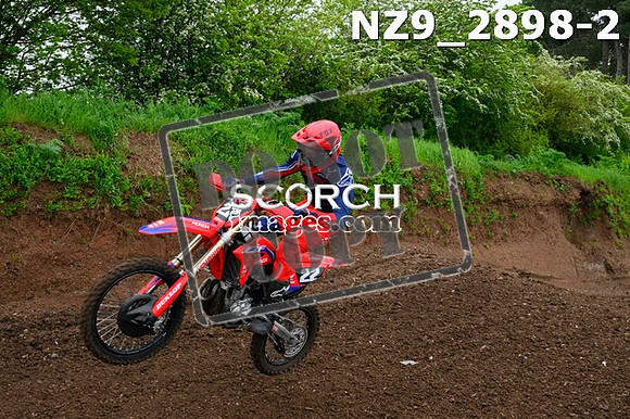 NZ9_2898-2