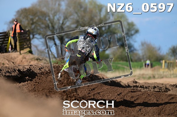 NZ6_0597