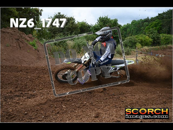 Experts-063