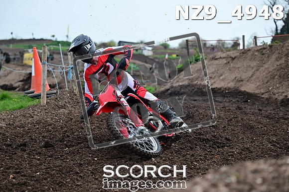 NZ9_4948