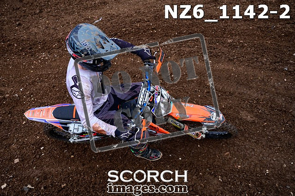 NZ6_1142-2