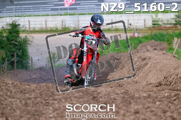 NZ9_5160-2