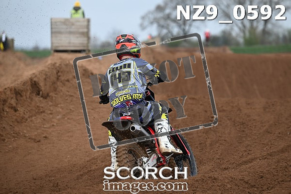 NZ9_0592