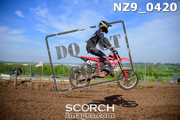 NZ9_0420