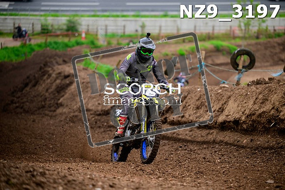 NZ9_3197