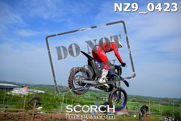 NZ9_0423