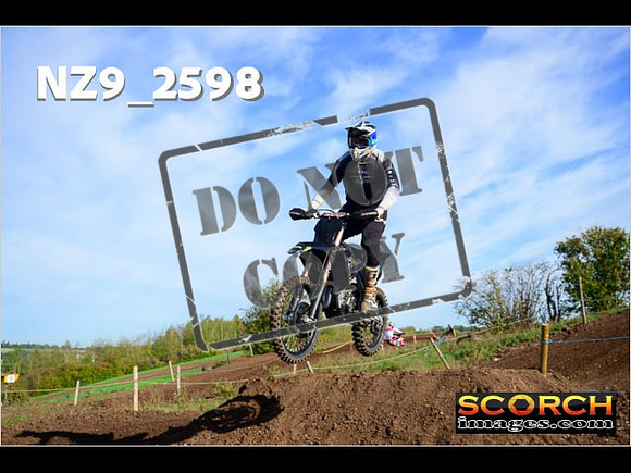 Experts-052