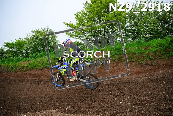NZ9_2918