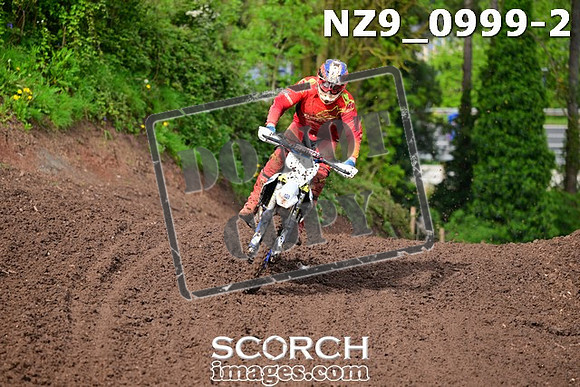 NZ9_0999-2