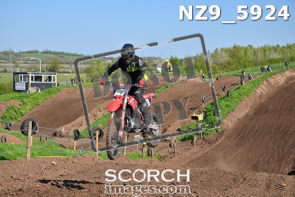 NZ9_5924