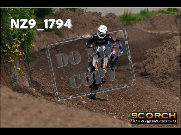 Experts-020