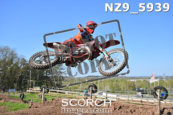 NZ9_5939