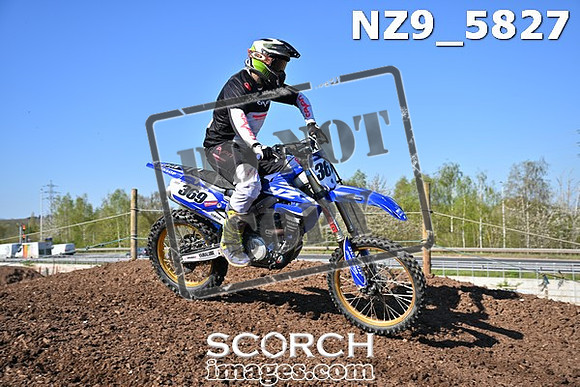 NZ9_5827