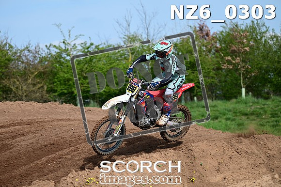 NZ6_0303