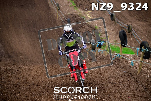 NZ9_9324