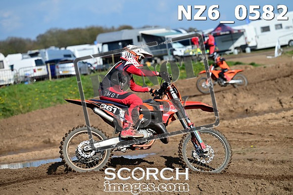 NZ6_0582