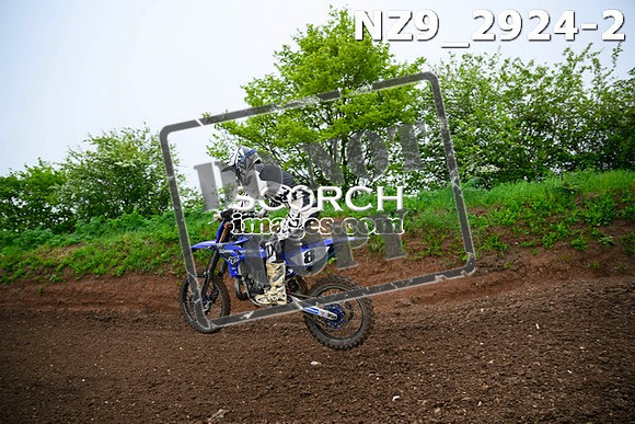 NZ9_2924-2