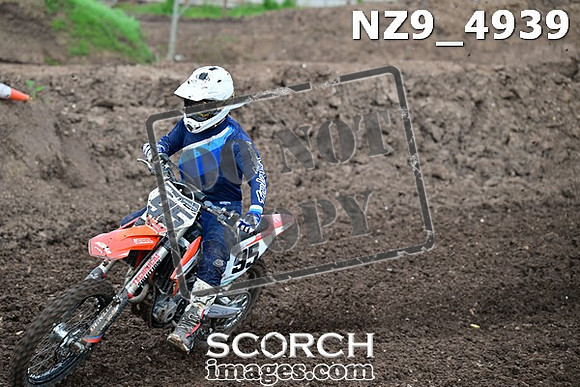 NZ9_4939