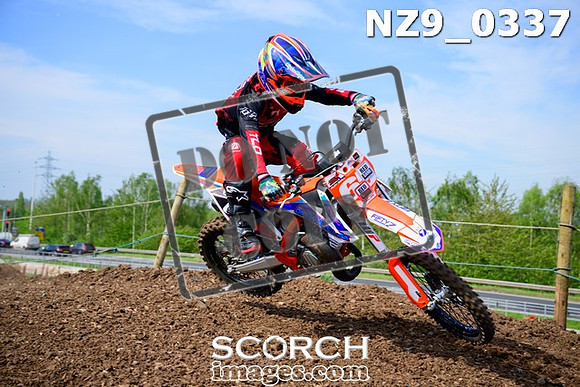 NZ9_0337