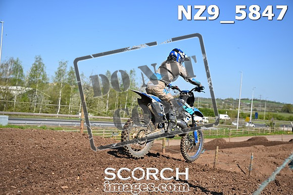 NZ9_5847