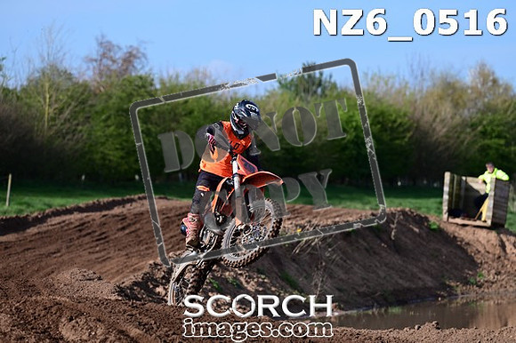 NZ6_0516