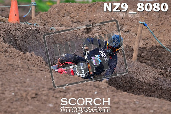 NZ9_8080