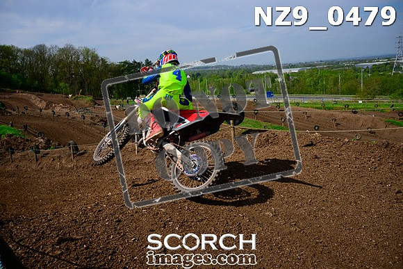 NZ9_0479