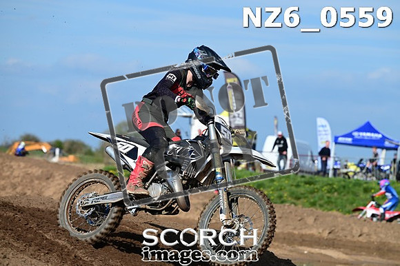 NZ6_0559