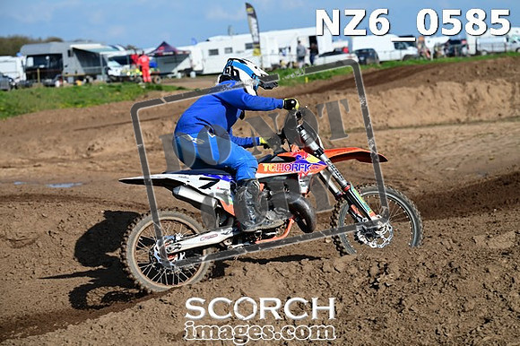 NZ6_0585