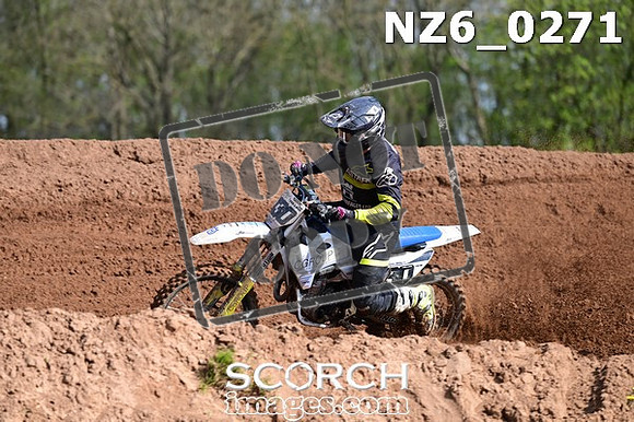 NZ6_0271