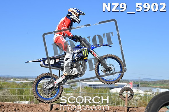 NZ9_5902