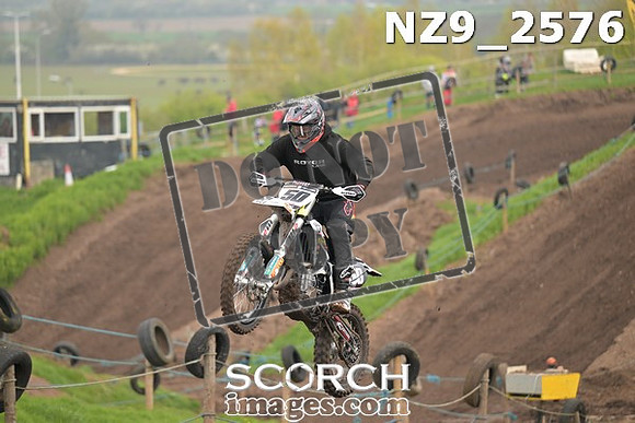 NZ9_2576