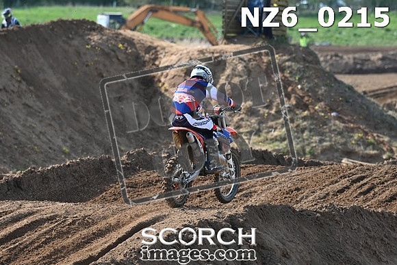 NZ6_0215