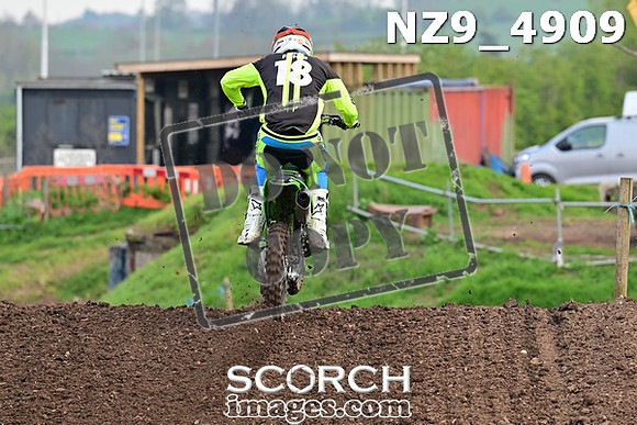 NZ9_4909