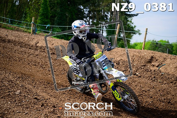 NZ9_0381