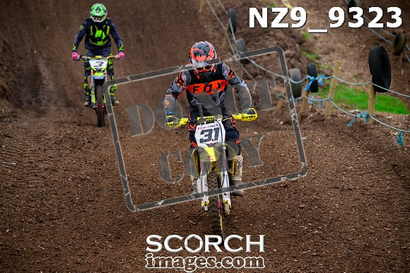 NZ9_9323