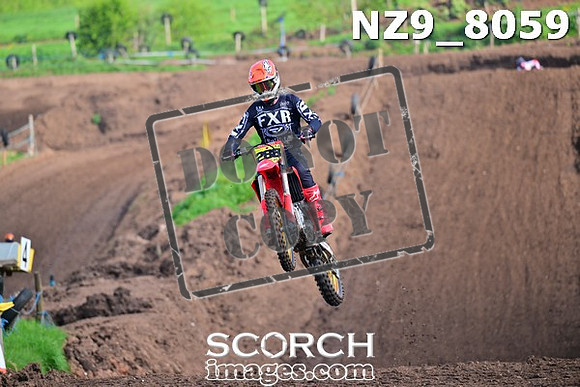 NZ9_8059