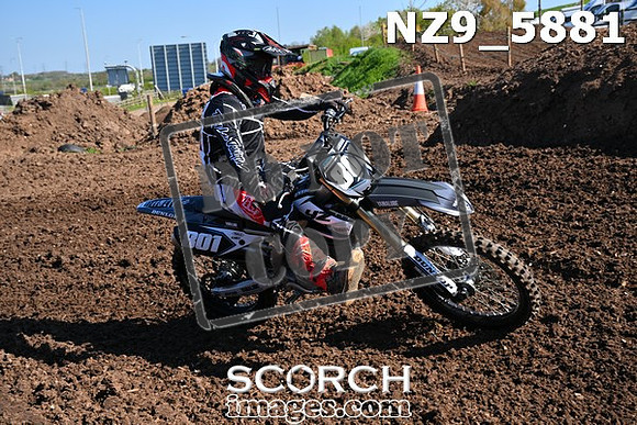 NZ9_5881