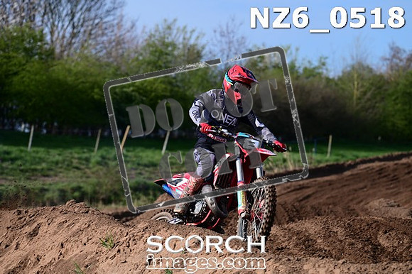 NZ6_0518
