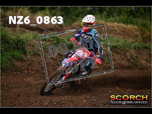 Experts-057