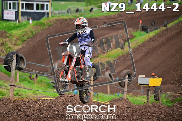 NZ9_1444-2