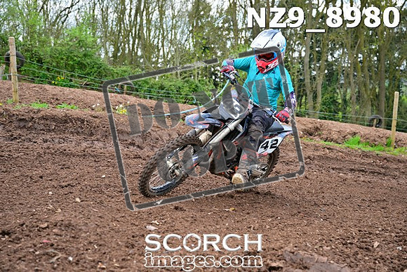 NZ9_8980