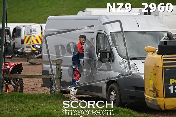 NZ9_2960