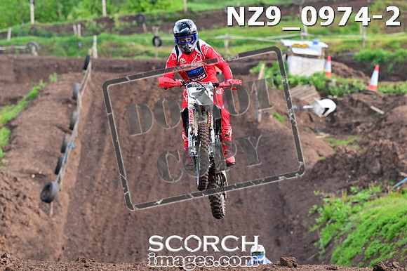 NZ9_0974-2