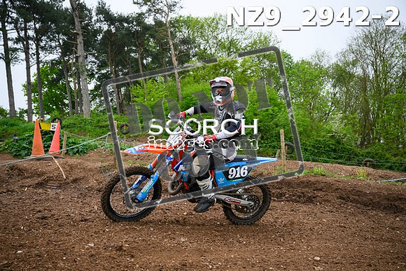 NZ9_2942-2