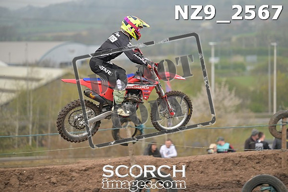 NZ9_2567