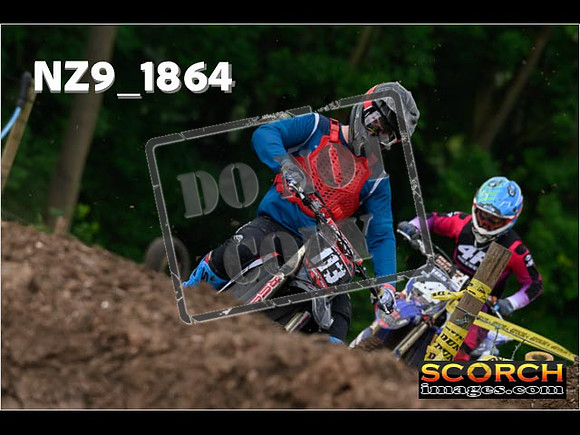 Experts-084