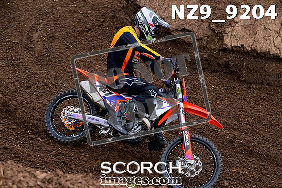 NZ9_9204